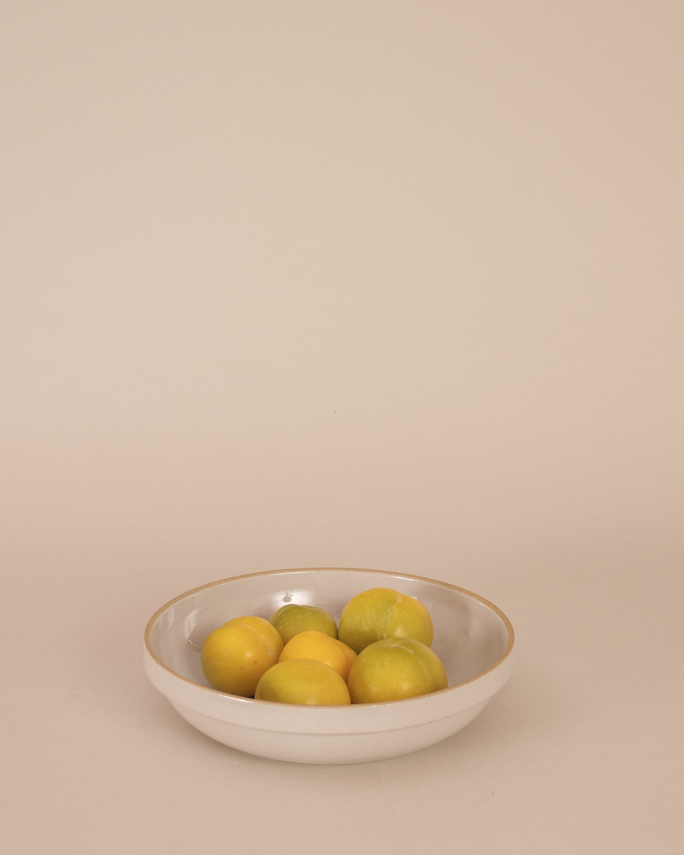 Hasami 8 5/8-inch Round Bowl in Gloss Grey - GOOD FRIEND