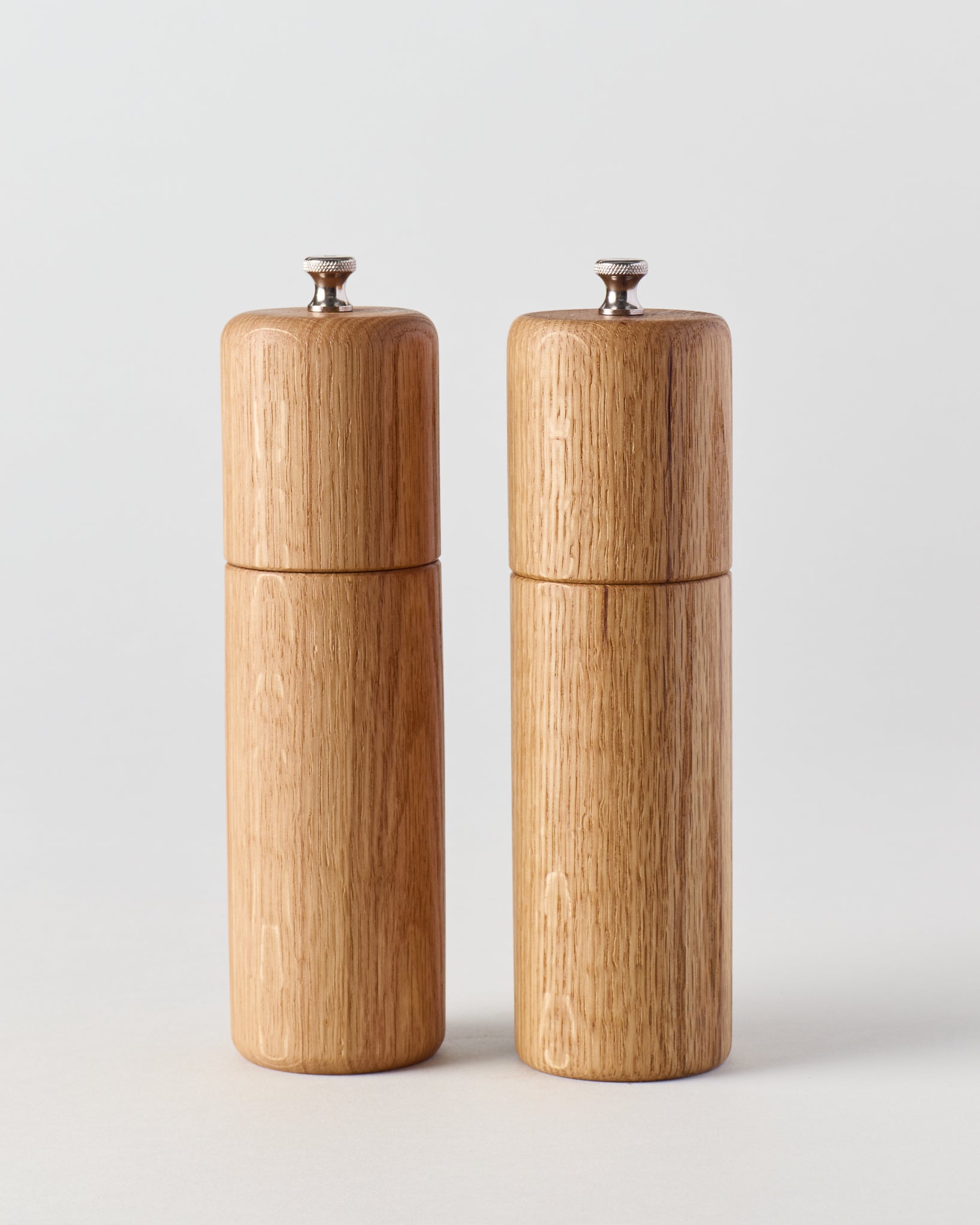 Salt and Pepper Mills in Oak - GOOD FRIEND