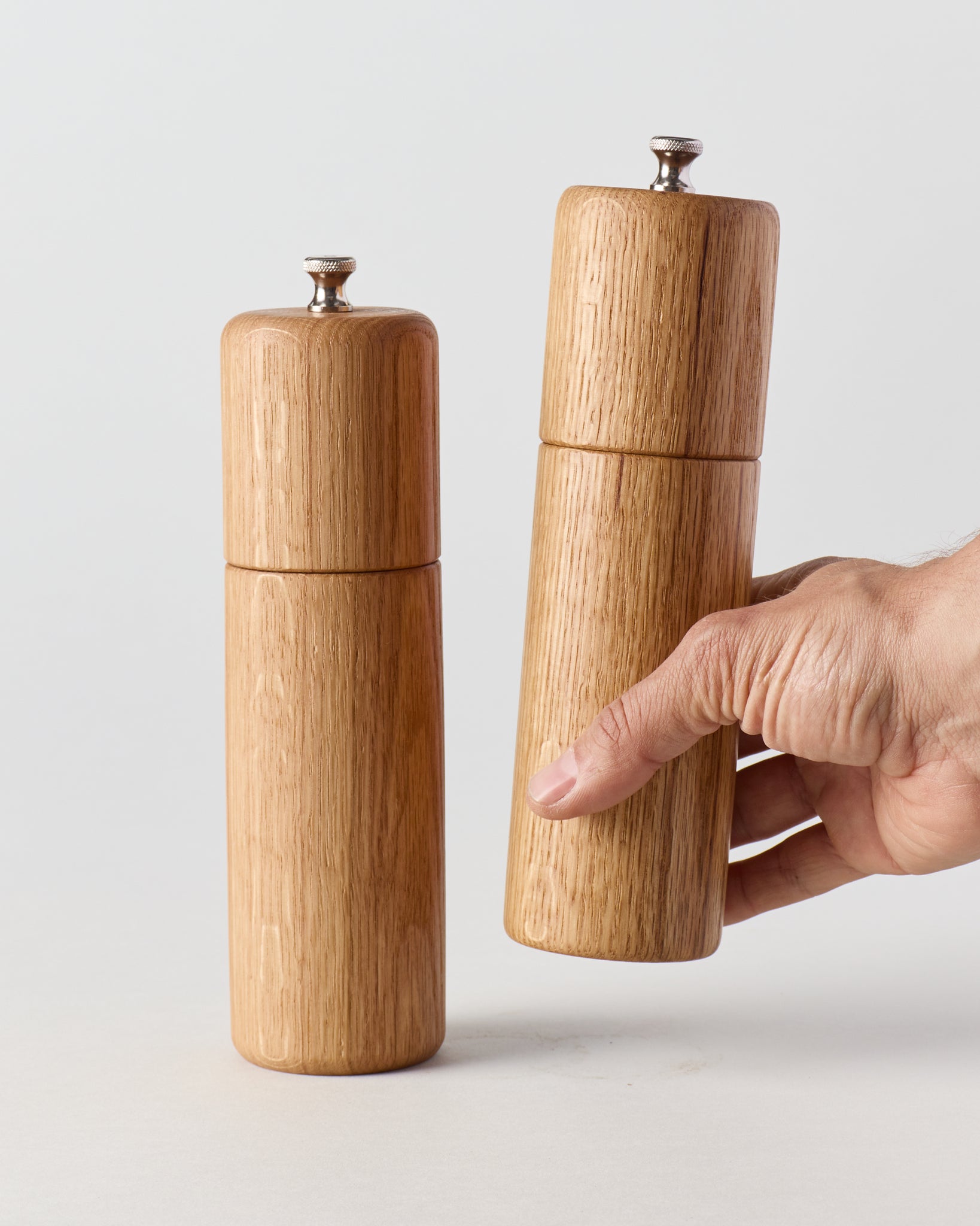 Salt and Pepper Mills in Oak - GOOD FRIEND