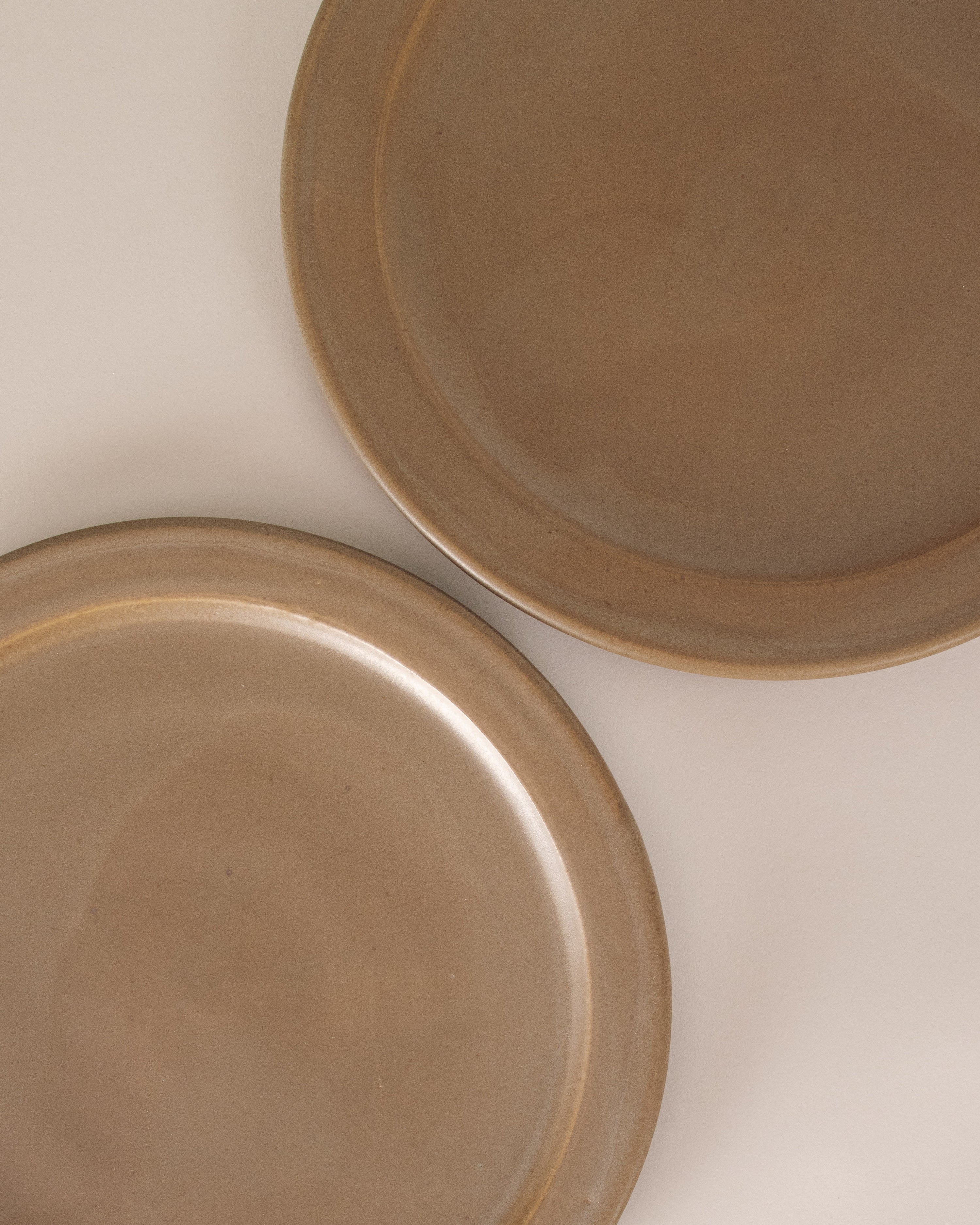 Rimmed Dinner Plate in Bark