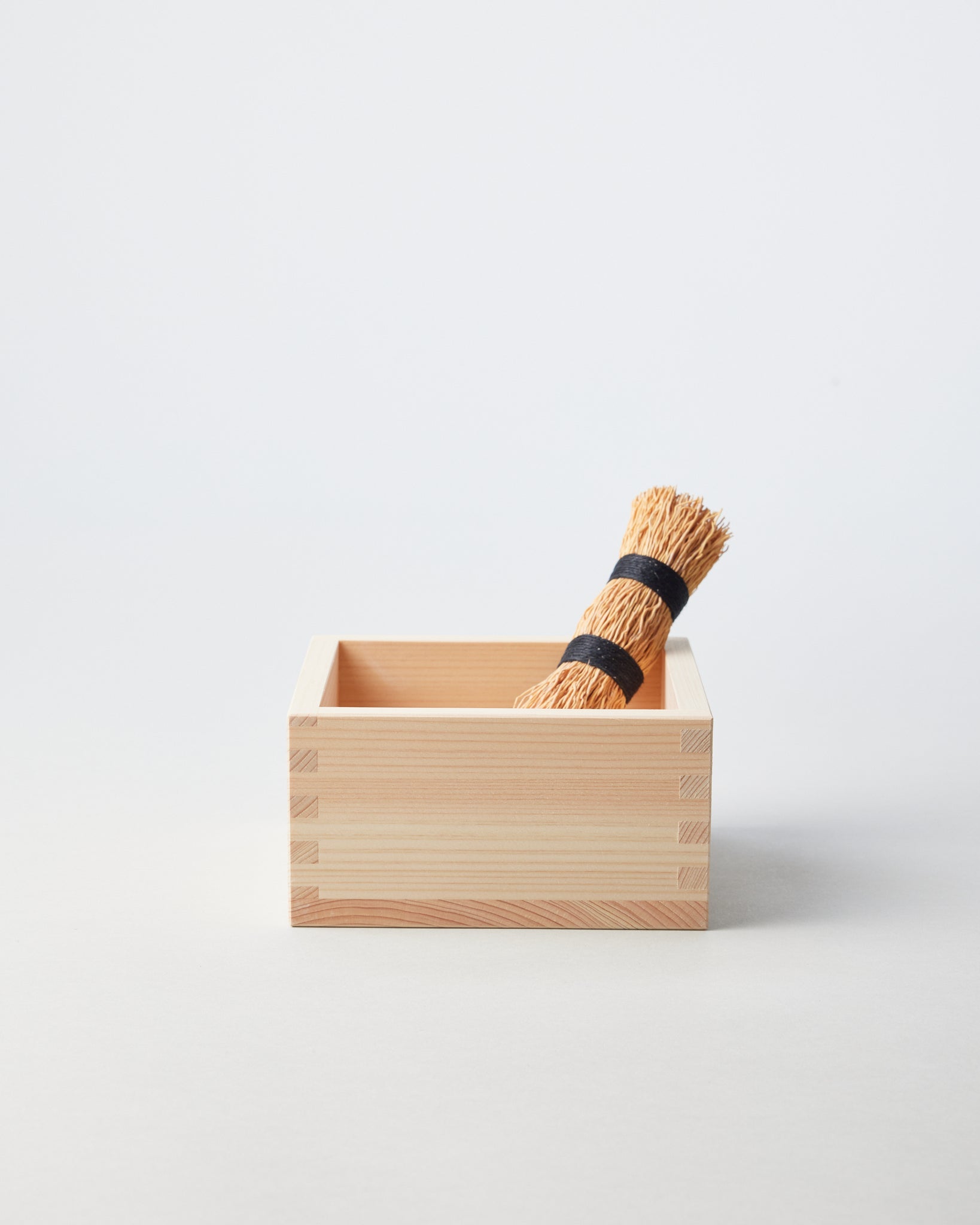 Hinoki Kimasu Medium Wooden Container - GOOD FRIEND