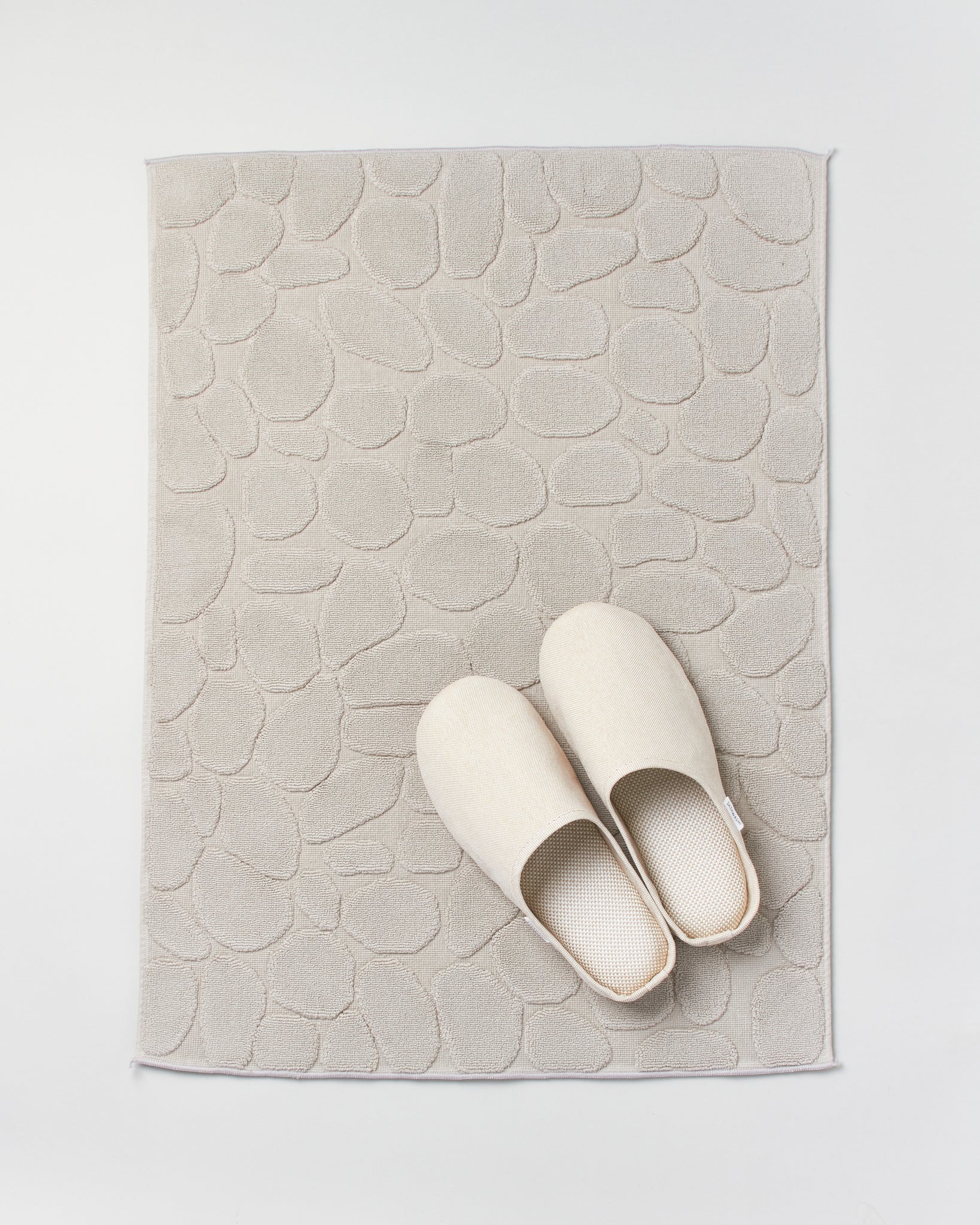 Ishikoro Pebble Stone Bath Mat in Light Grey - GOOD FRIEND