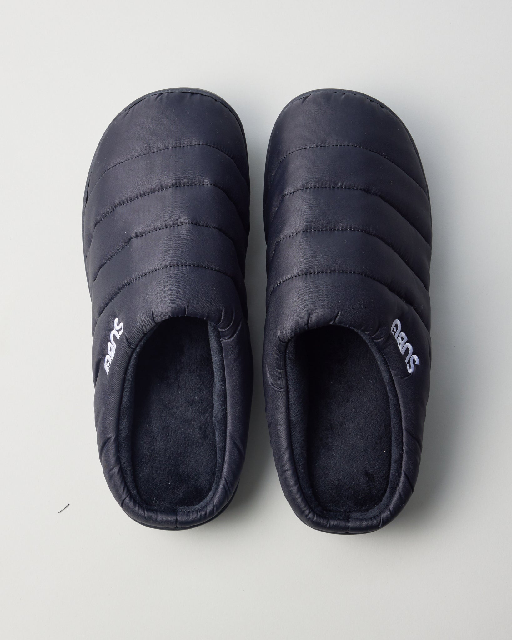 SUBU Slippers in Black - GOOD FRIEND