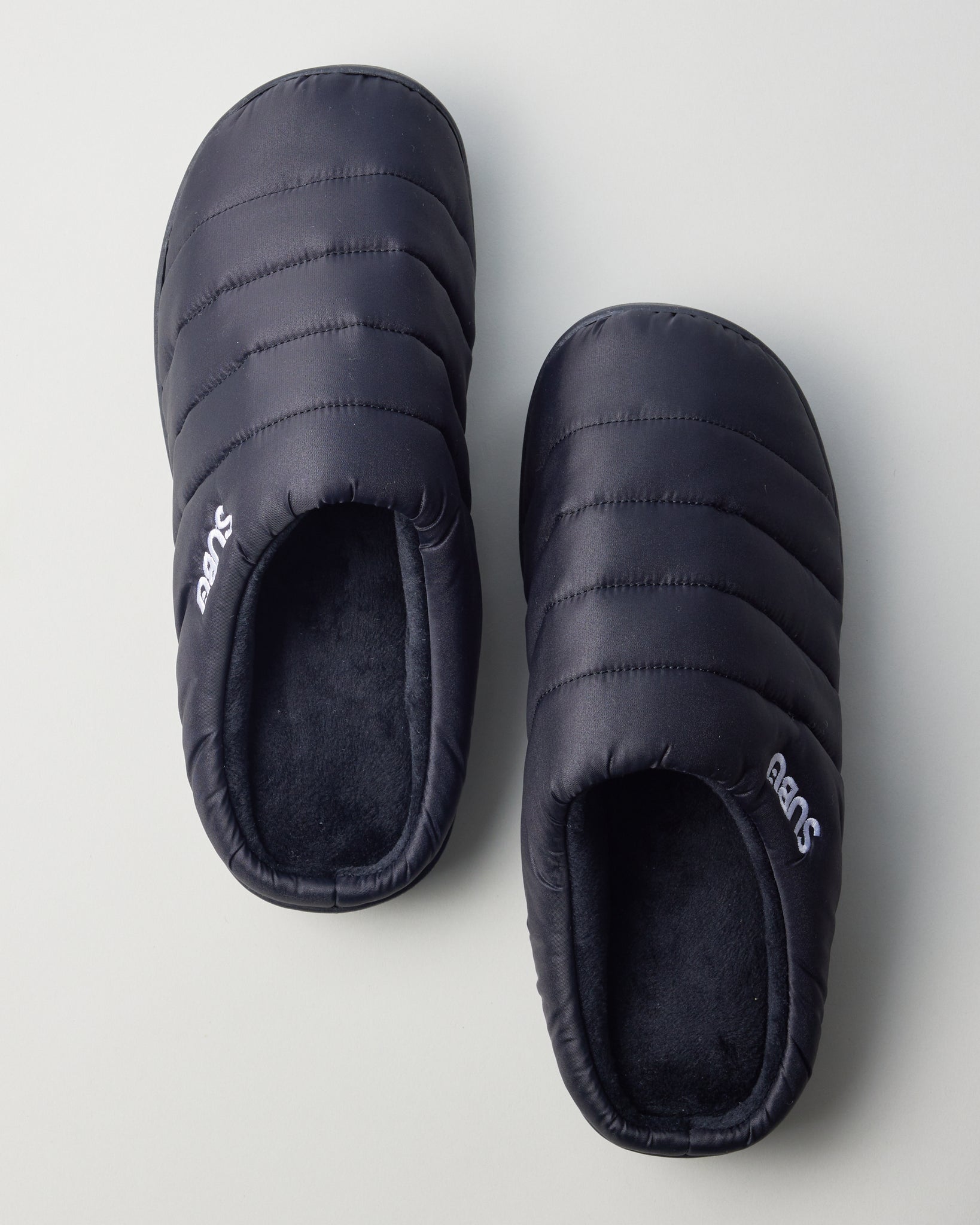 SUBU Slippers in Black - GOOD FRIEND